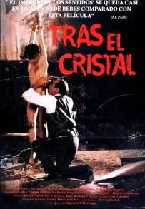 Tras el cristal